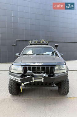 Внедорожник / Кроссовер Jeep Grand Cherokee 2000 в 