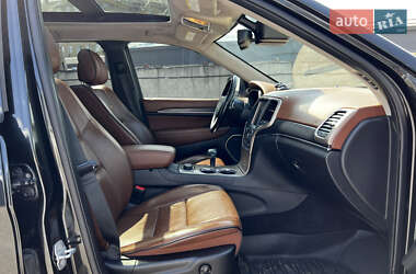 Внедорожник / Кроссовер Jeep Grand Cherokee 2015 в 