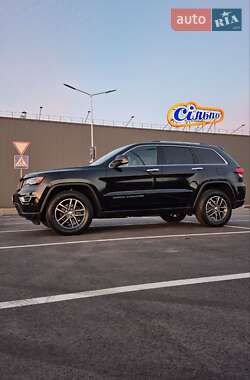 Внедорожник / Кроссовер Jeep Grand Cherokee 2018 в 