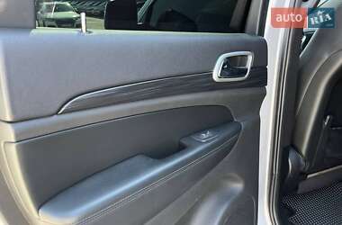 Внедорожник / Кроссовер Jeep Grand Cherokee 2018 в 
