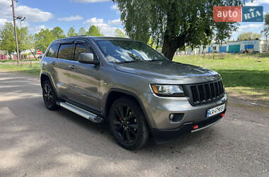 Внедорожник / Кроссовер Jeep Grand Cherokee 2012 в 