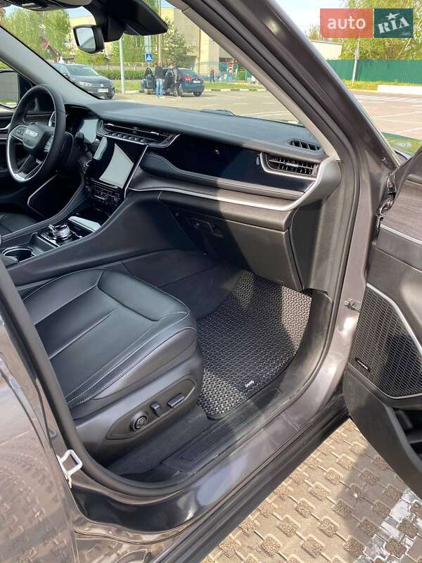 Внедорожник / Кроссовер Jeep Grand Cherokee 2023 в Киеве