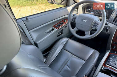Позашляховик / Кросовер Jeep Grand Cherokee 2005 в 