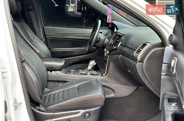 Позашляховик / Кросовер Jeep Grand Cherokee 2019 в 