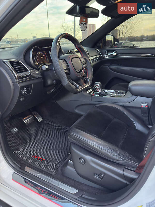 Внедорожник / Кроссовер Jeep Grand Cherokee 2017 в Киеве фото 17 Внедорожник / Кроссовер Jeep Grand Cherokee 2017 в Киеве