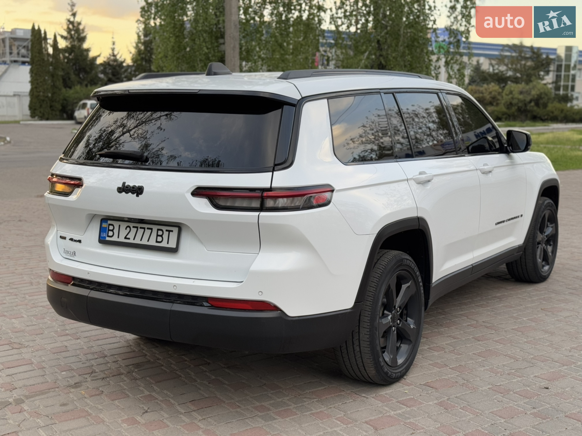 2022 Jeep Grand Cherokee - мініатюра 44