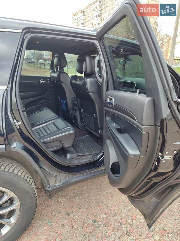 Внедорожник / Кроссовер Jeep Grand Cherokee 2018 в Киеве фото 7 Внедорожник / Кроссовер Jeep Grand Cherokee 2018 в Киеве