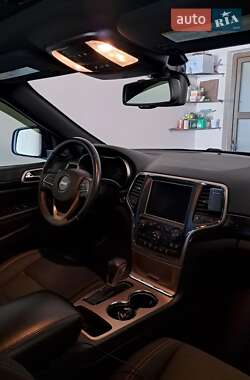 Внедорожник / Кроссовер Jeep Grand Cherokee 2016 в 