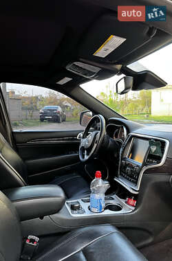 Внедорожник / Кроссовер Jeep Grand Cherokee 2016 в 