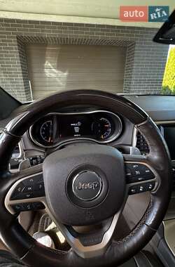 Позашляховик / Кросовер Jeep Grand Cherokee 2015 в 