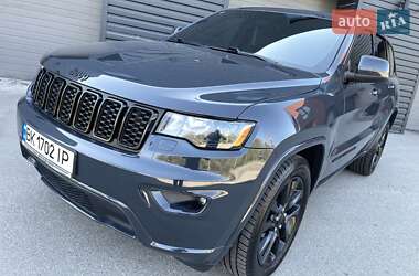 Позашляховик / Кросовер Jeep Grand Cherokee 2017 в 