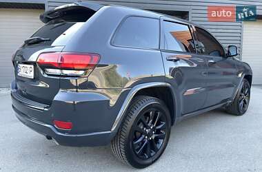 Позашляховик / Кросовер Jeep Grand Cherokee 2017 в 