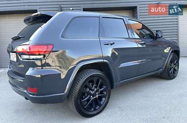 Позашляховик / Кросовер Jeep Grand Cherokee 2017 в 