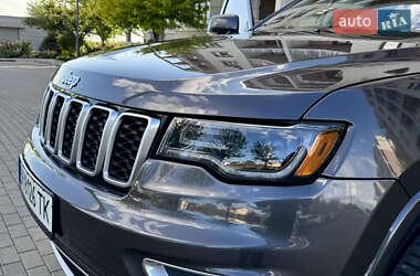 Позашляховик / Кросовер Jeep Grand Cherokee 2018 в 