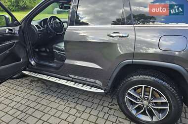 Позашляховик / Кросовер Jeep Grand Cherokee 2017 в 