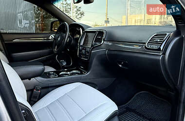 Позашляховик / Кросовер Jeep Grand Cherokee 2014 в 