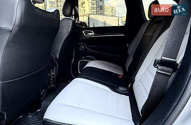 Позашляховик / Кросовер Jeep Grand Cherokee 2014 в 