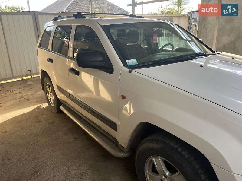 Внедорожник / Кроссовер Jeep Grand Cherokee 2006 в 