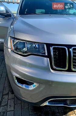 Внедорожник / Кроссовер Jeep Grand Cherokee 2021 в 