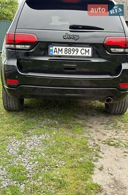 Позашляховик / Кросовер Jeep Grand Cherokee 2017 в 
