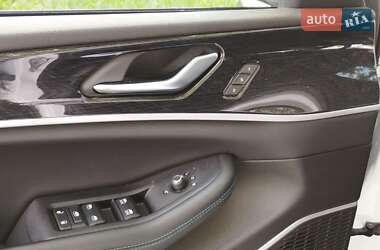 Внедорожник / Кроссовер Jeep Grand Cherokee 2022 в 