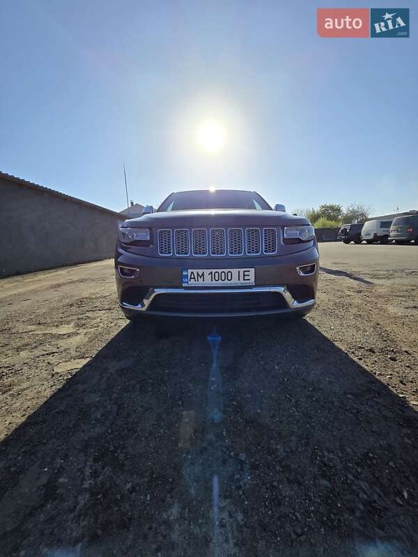 Внедорожник / Кроссовер Jeep Grand Cherokee 2015 в Житомире