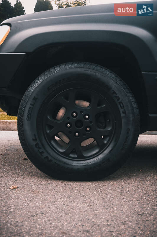 Внедорожник / Кроссовер Jeep Grand Cherokee 2003 в Черкассах