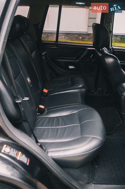 Внедорожник / Кроссовер Jeep Grand Cherokee 2003 в Черкассах