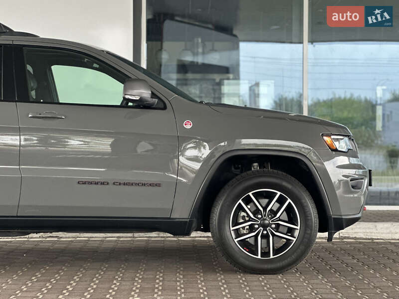 Внедорожник / Кроссовер Jeep Grand Cherokee 2020 в Киеве