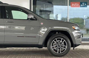Позашляховик / Кросовер Jeep Grand Cherokee 2020 в 