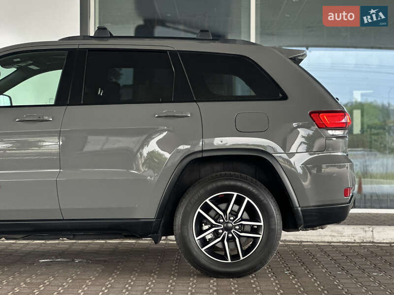 Внедорожник / Кроссовер Jeep Grand Cherokee 2020 в Киеве