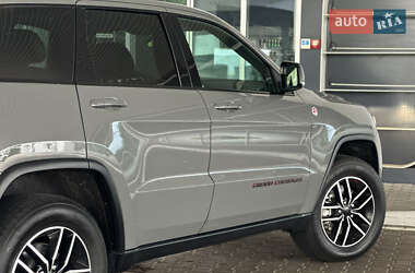 Позашляховик / Кросовер Jeep Grand Cherokee 2020 в 