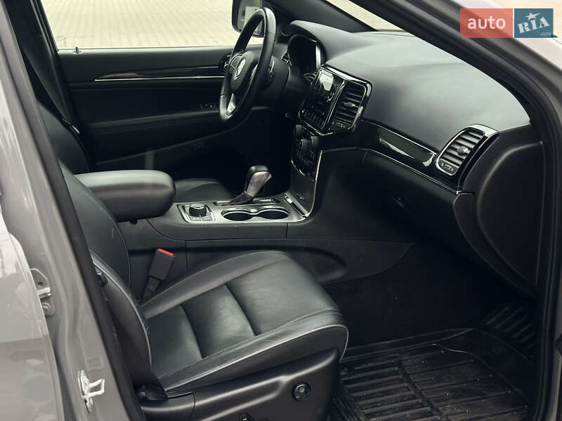 Внедорожник / Кроссовер Jeep Grand Cherokee 2020 в Киеве