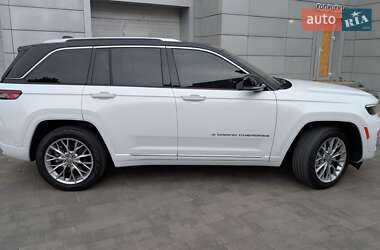 Внедорожник / Кроссовер Jeep Grand Cherokee 2022 в 