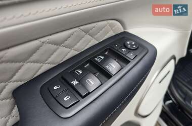 Внедорожник / Кроссовер Jeep Grand Cherokee 2017 в 