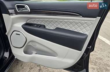 Внедорожник / Кроссовер Jeep Grand Cherokee 2017 в 