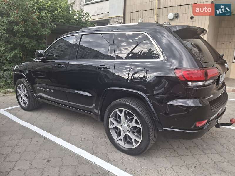 Внедорожник / Кроссовер Jeep Grand Cherokee 2021 в Черкассах