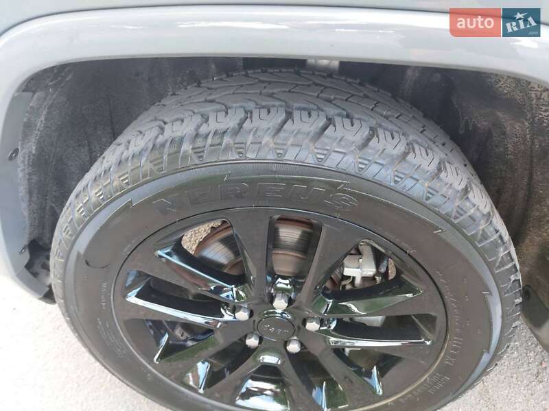 Внедорожник / Кроссовер Jeep Grand Cherokee 2022 в Ромнах