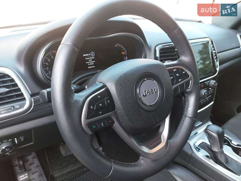 Внедорожник / Кроссовер Jeep Grand Cherokee 2022 в Ромнах