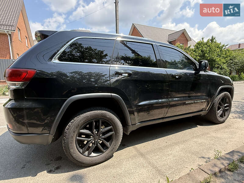 Внедорожник / Кроссовер Jeep Grand Cherokee 2017 в Киеве