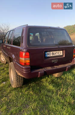 Позашляховик / Кросовер Jeep Grand Cherokee 1996 в 