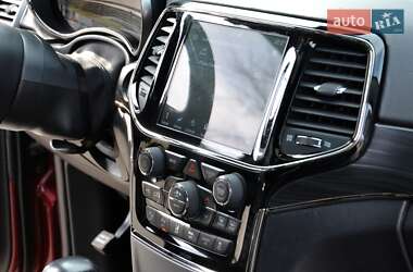 Позашляховик / Кросовер Jeep Grand Cherokee 2020 в 