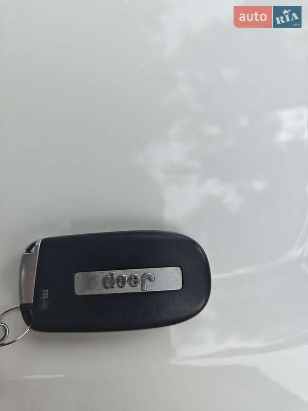 Внедорожник / Кроссовер Jeep Grand Cherokee 2018 в Киеве фото 56 Внедорожник / Кроссовер Jeep Grand Cherokee 2018 в Киеве