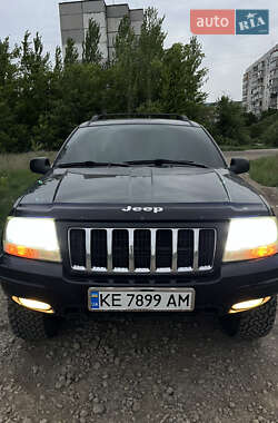 Внедорожник / Кроссовер Jeep Grand Cherokee 2003 в 