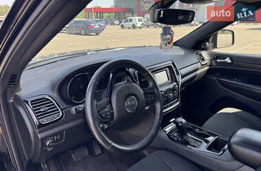 Внедорожник / Кроссовер Jeep Grand Cherokee 2016 в 