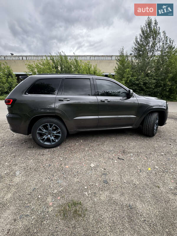 Внедорожник / Кроссовер Jeep Grand Cherokee 2016 в Киеве