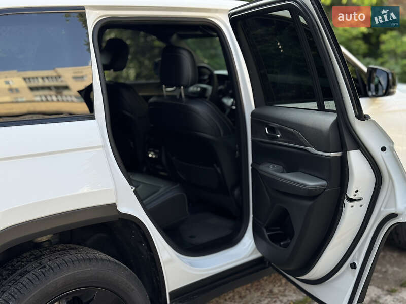 Внедорожник / Кроссовер Jeep Grand Cherokee 2024 в Киеве