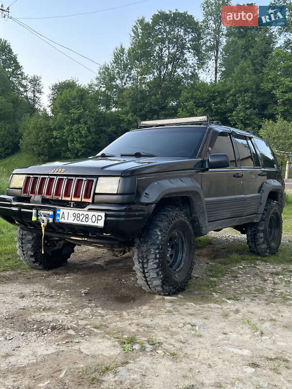 Внедорожник / Кроссовер Jeep Grand Cherokee 1995 в Черной Тисе