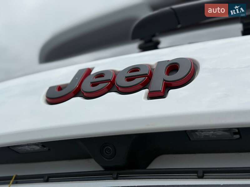 Внедорожник / Кроссовер Jeep Grand Cherokee 2021 в Ровно