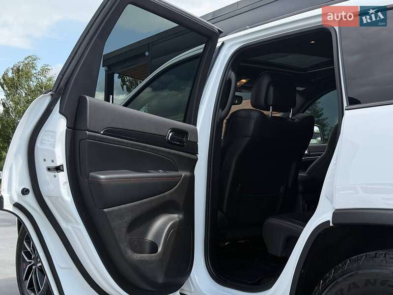 Внедорожник / Кроссовер Jeep Grand Cherokee 2021 в Ровно